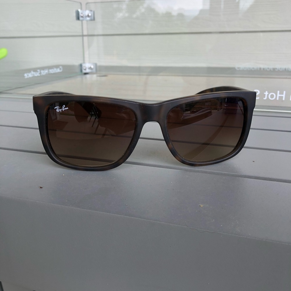 Ray-Ban sunglasses - Picture 2 of 5
